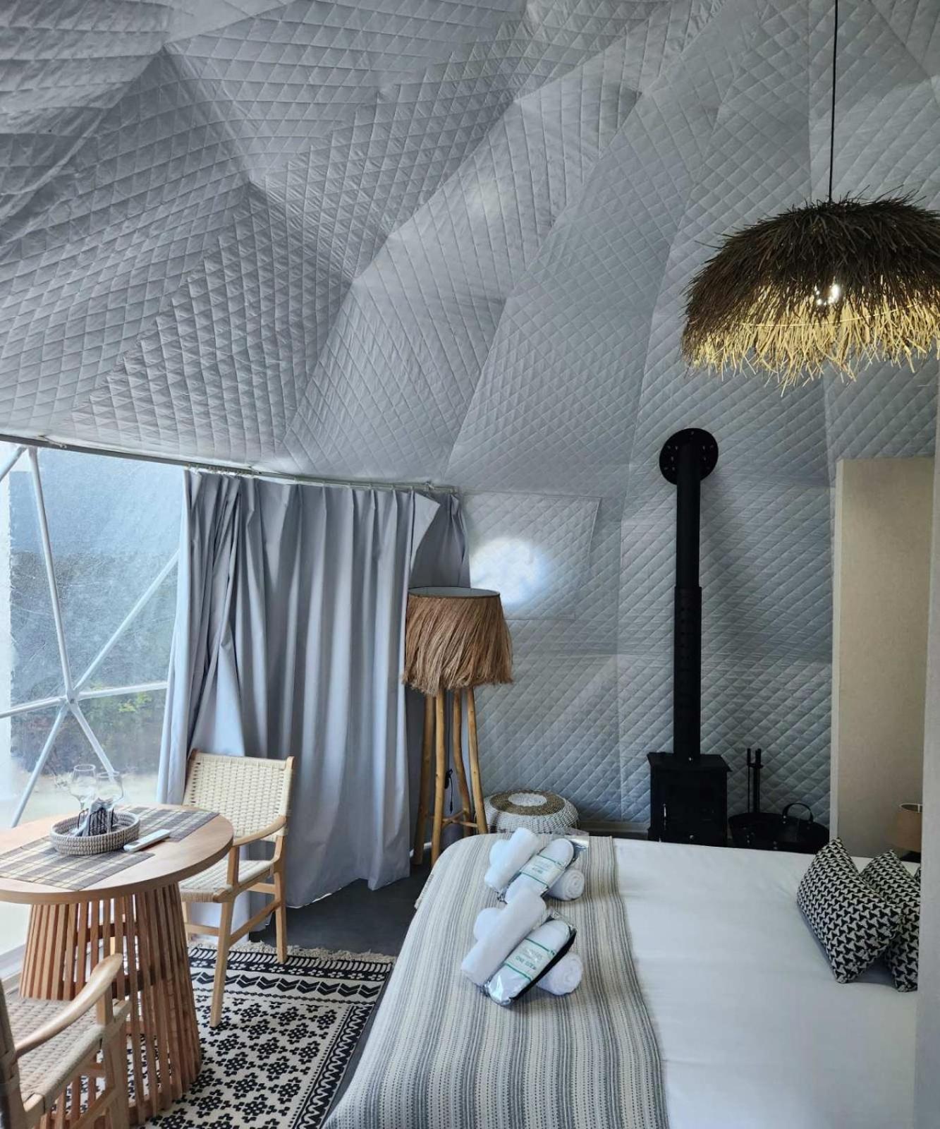 River Glamping Kalopanayiotis Cabană