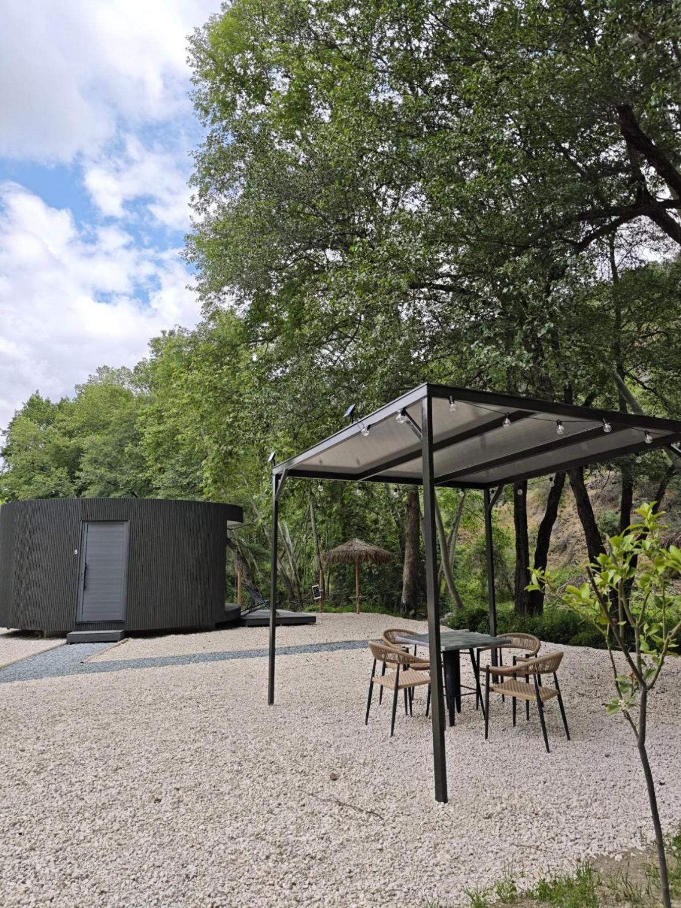 River Glamping Kalopanayiotis Lodge *